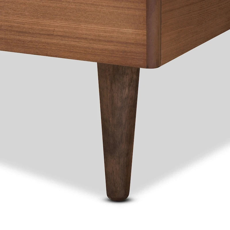 Modernes Plattformbettgestell aus Holz mit Walnussholz-Finish und konischen Beinen
